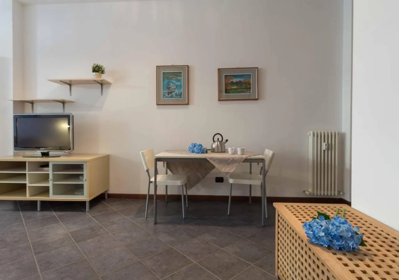 Galleria Roma Apartment - Affitti Brevi Italia Lecco