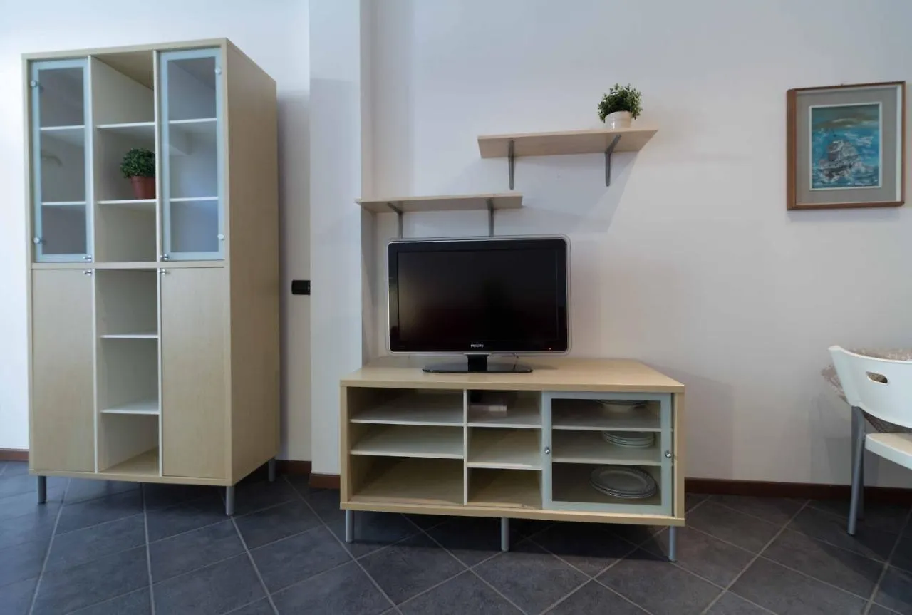 Galleria Roma Apartment - Affitti Brevi Italia Lecco 0*,  Italy